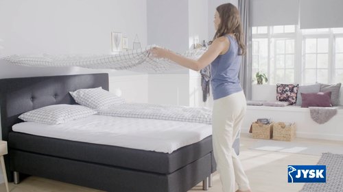 Schlafe gut mit einer Bettdecke in der richtigen Größe und Wärmestufe. Erfahre mehr über natürliche Füllungen und Faserfüllungen.