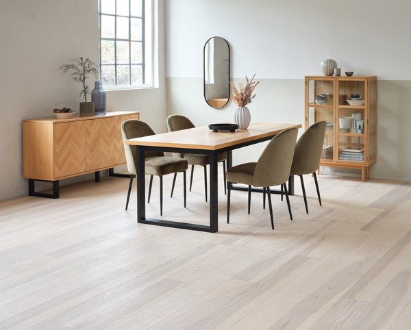 Vitrina VESTERBY niska 2 vrata natur hrast