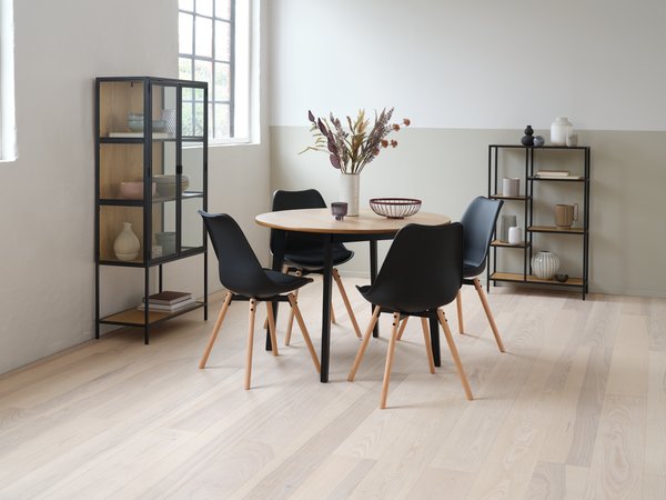 JEGIND Ø105 sto hrast + 4 KASTRUP stolice crna