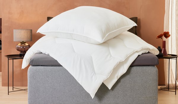 Set paplón a vankúš z umelého vlákna 140x200/70x80 KVITEGGA