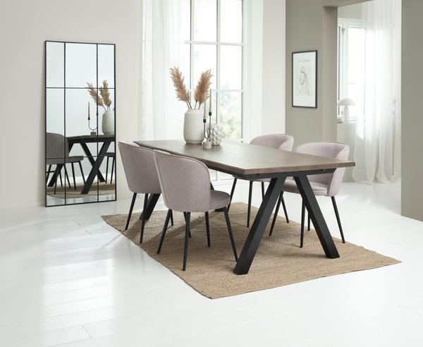 Mesa SANDBY L210 roble oscuro + 4 sillas RISSKOV gris claro
