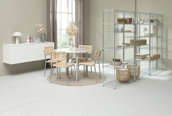 Table HANSTED Ø100 gris chaud + 4 chaises HASSING rotin