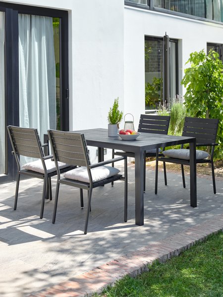 Mesa MADERUP L150 + 4 sillas PADHOLM negro