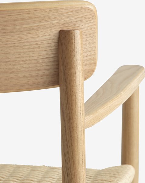 Sedia ISLEV con braccioli intreccio/rovere