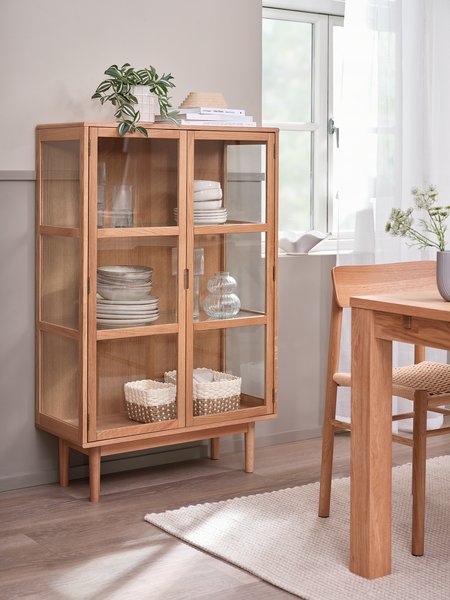 Витрина VESTERBY 2 врати натурален дъб