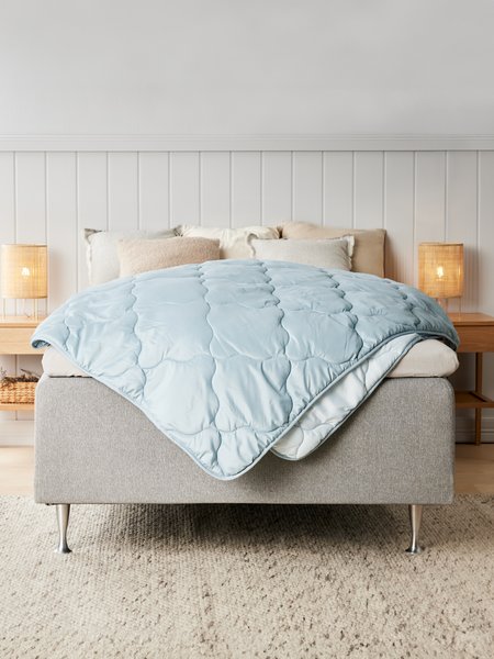 Couette synthétique 240x220 STETINDEN légère