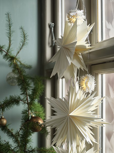 Estrella de Navidad SKRYMSLI Ø30xA8cm papel blanco variado