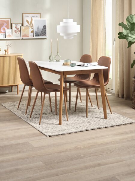 Table JEGIND L130 blanc + 4 chaises JONSTRUP cognac/chêne