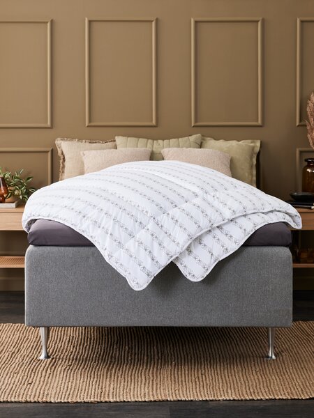 Couette synthétique 160x210 TRONFJELLET chaude
