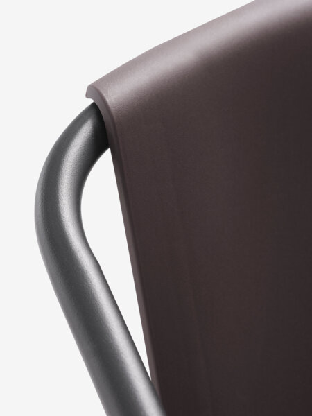 Silla apilable MODUM berenjena