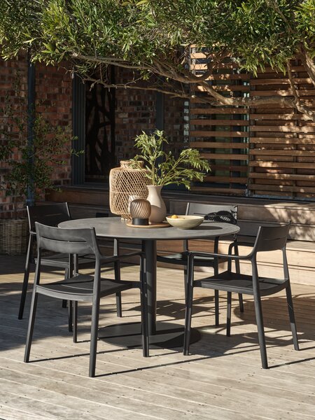 VAMDRUP Ø120 stol siva + 4 INGSTRUP stolica crna