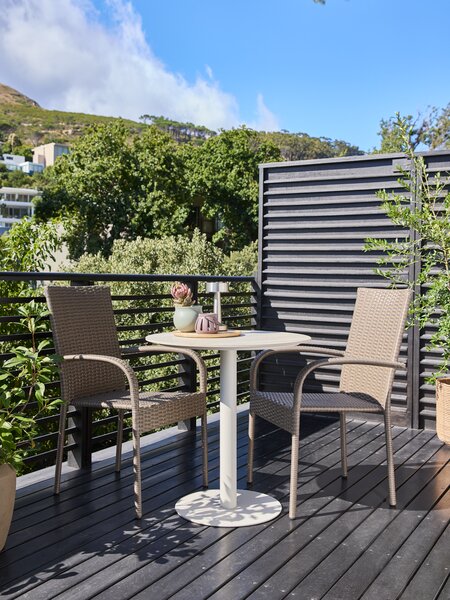 VAMDRUP D70 table beige + 2 GUDHJEM chair natural