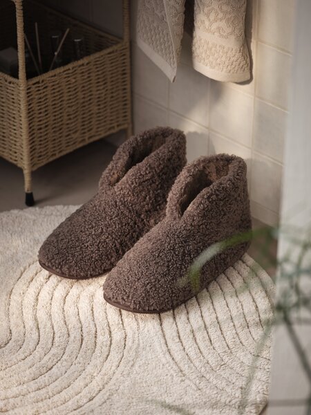 Tofflor SIKFORS teddyboots storlek 36-45 osorterat