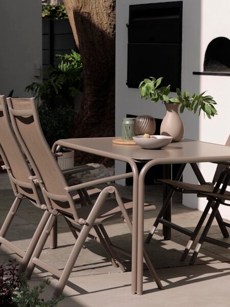 RAUMA L140 table + 4 HURDAL chair dark sand