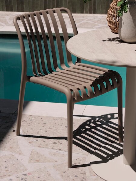 Stablestol VEDDUM mørk sand