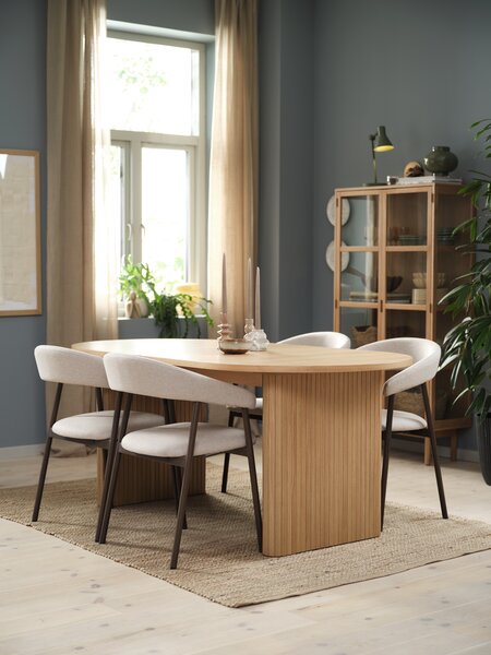 LYNGVIG L180/260 bord eik + 4 EJSING stol beige/mørk eik