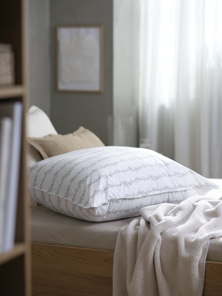 Poduszka z wsadem syntetycznym 70x80 KNUTSEGGEN